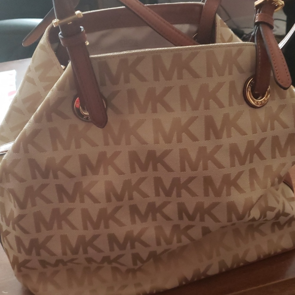 Michael Kors bucket handbag